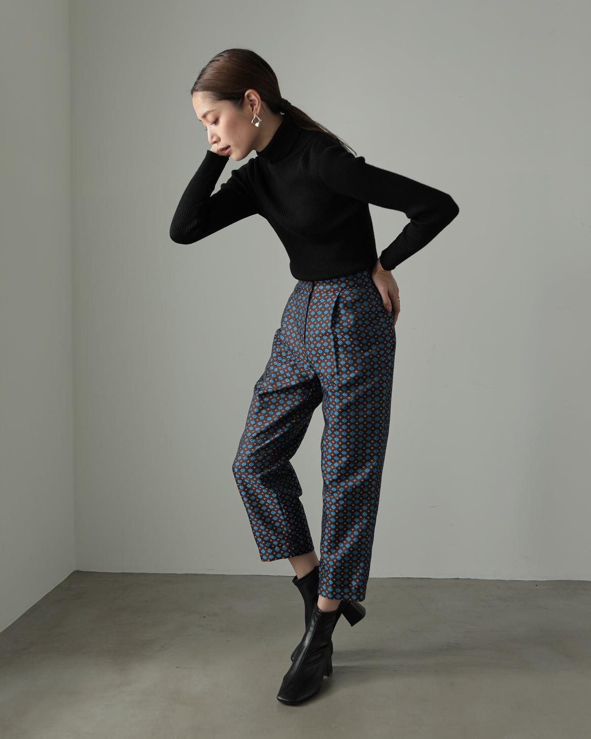 jacquard tapered pants