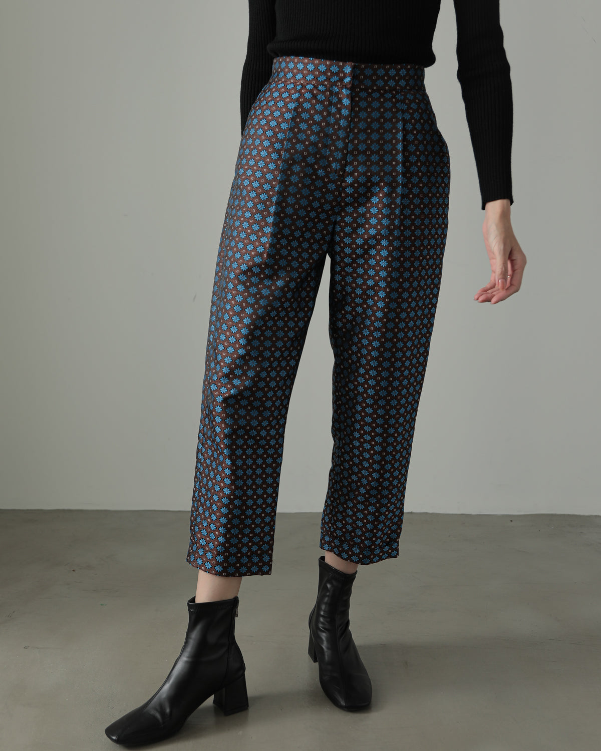 jacquard tapered pants