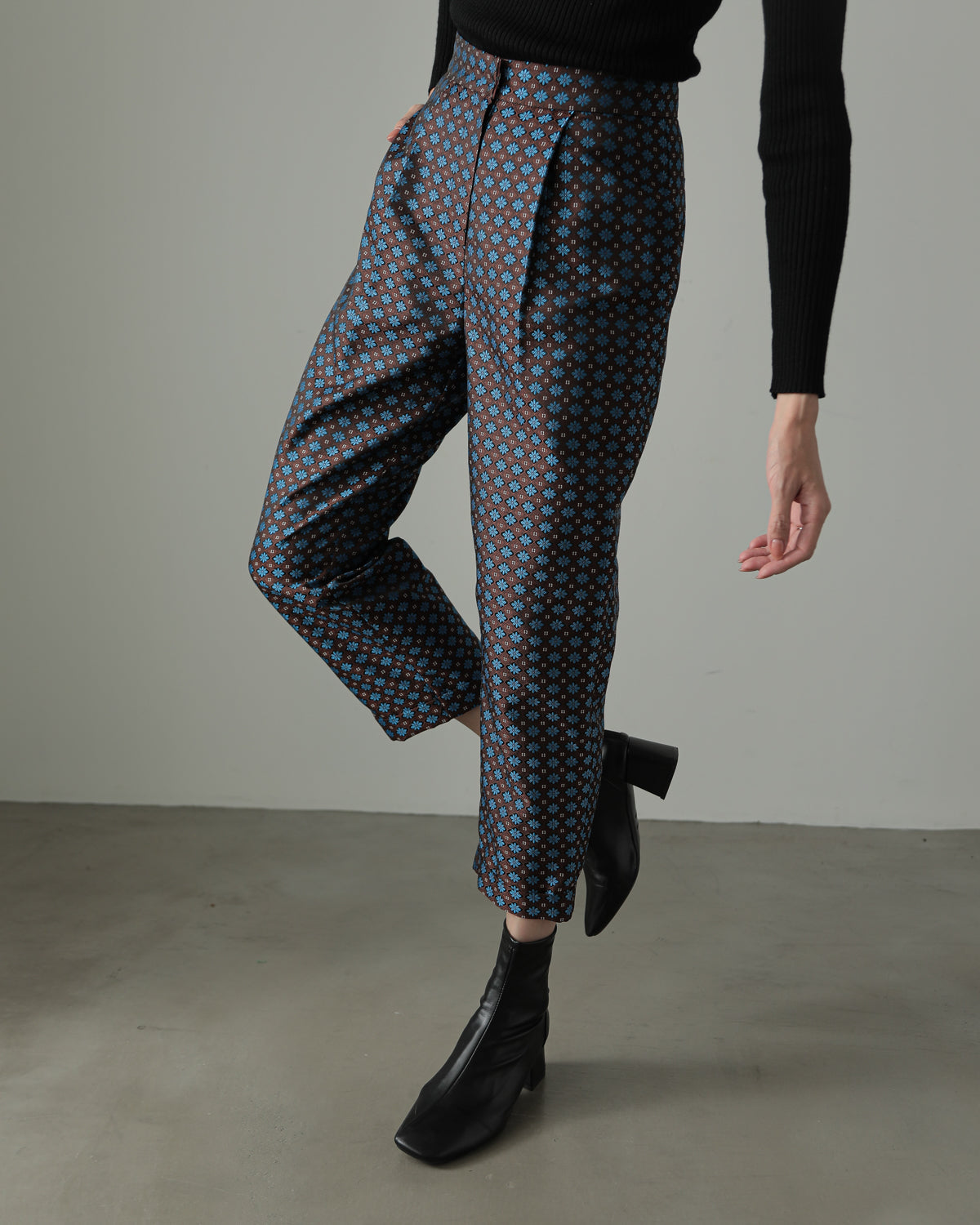 jacquard tapered pants