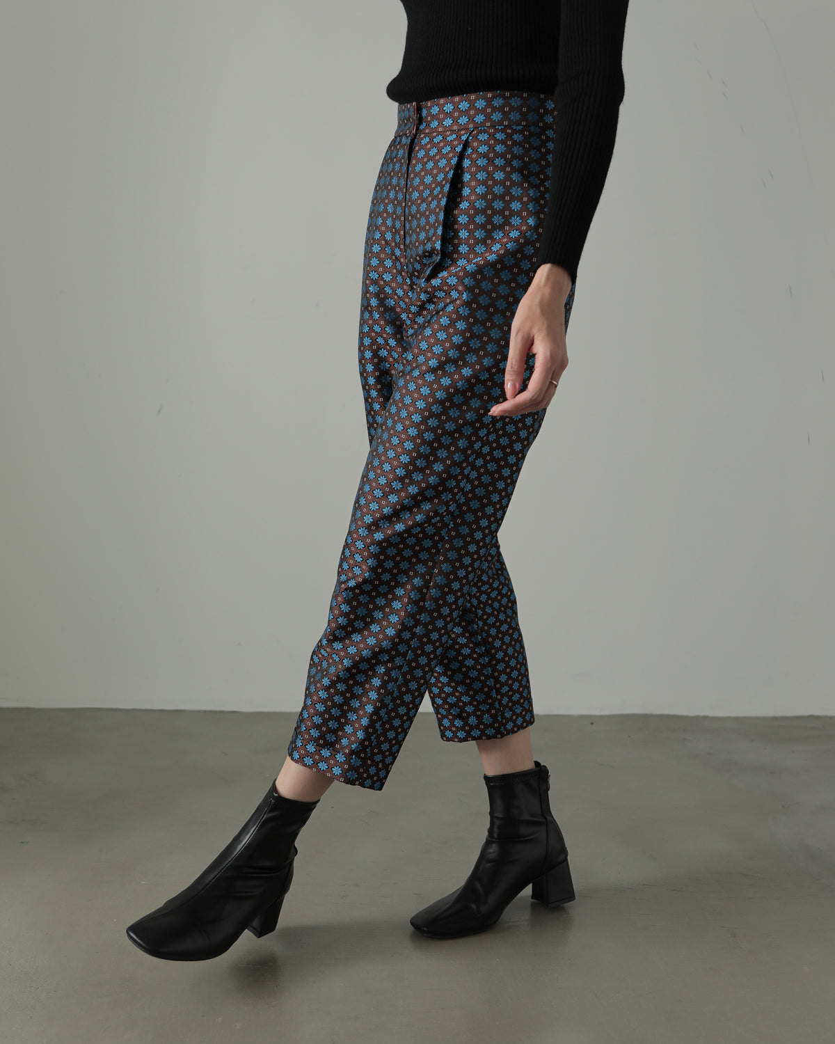 jacquard tapered pants