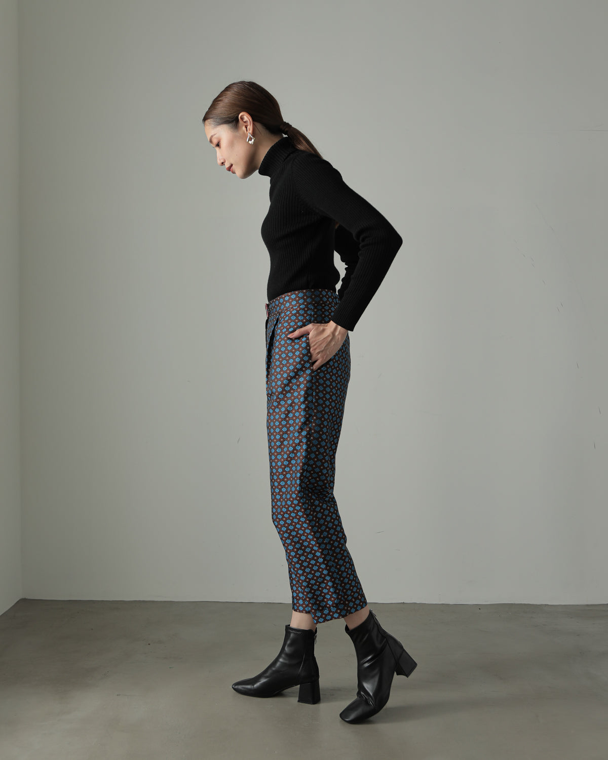 jacquard tapered pants