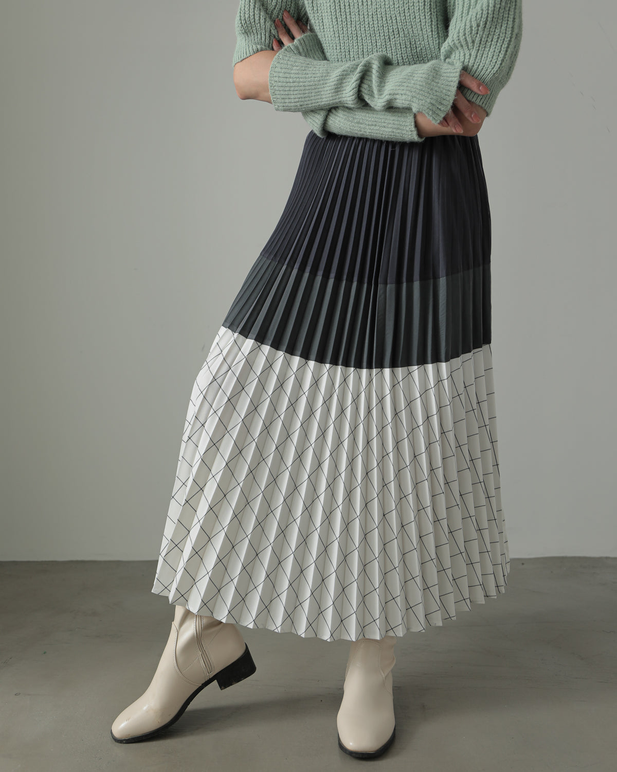 pleated color scheme skirt