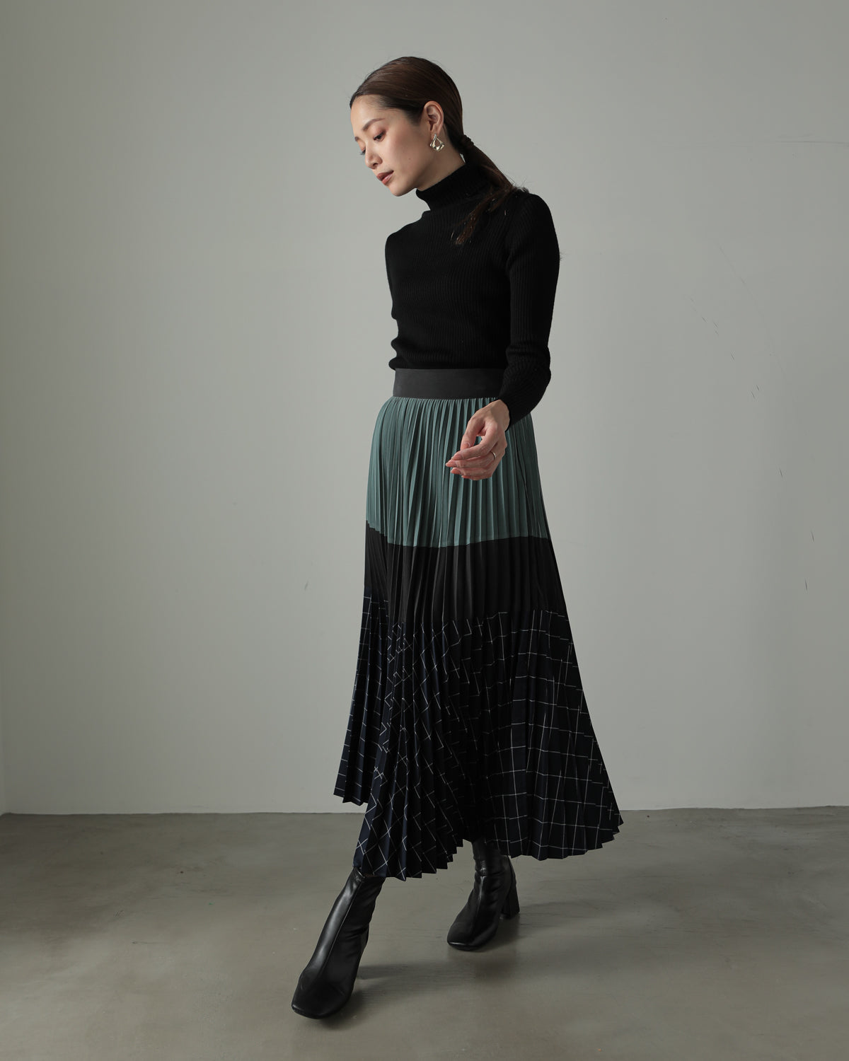 pleated color scheme skirt