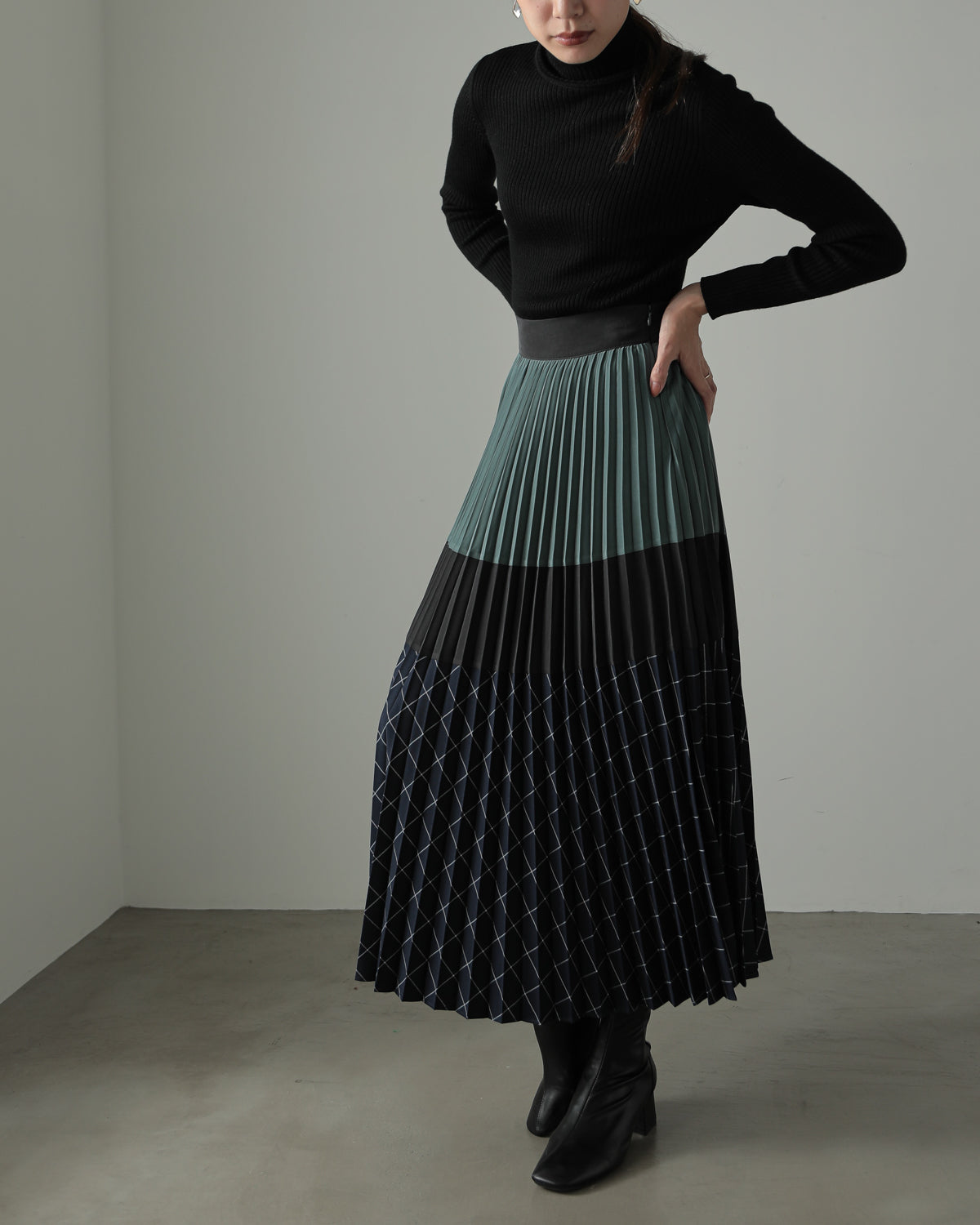 pleated color scheme skirt