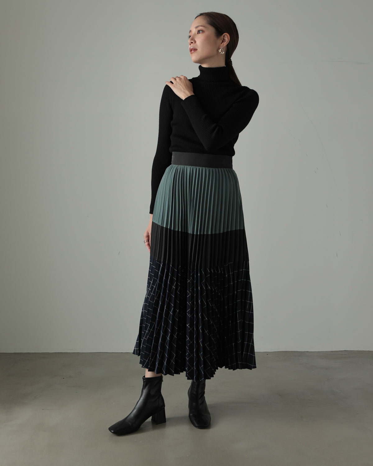 pleated color scheme skirt