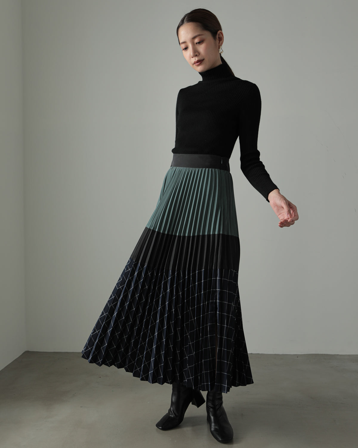 pleated color scheme skirt