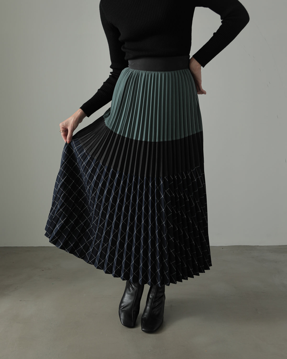 pleated color scheme skirt