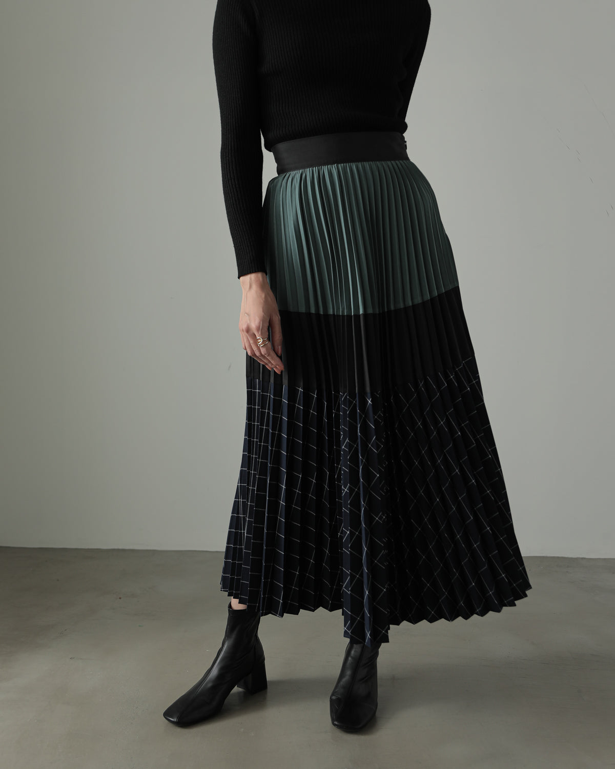 pleated color scheme skirt