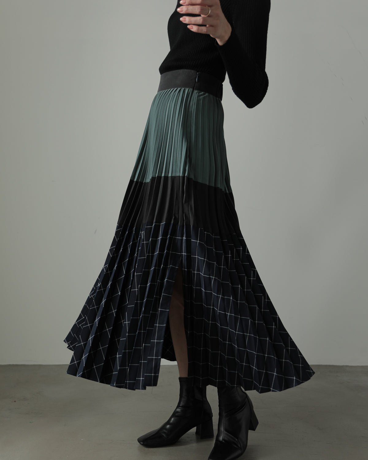 pleated color scheme skirt