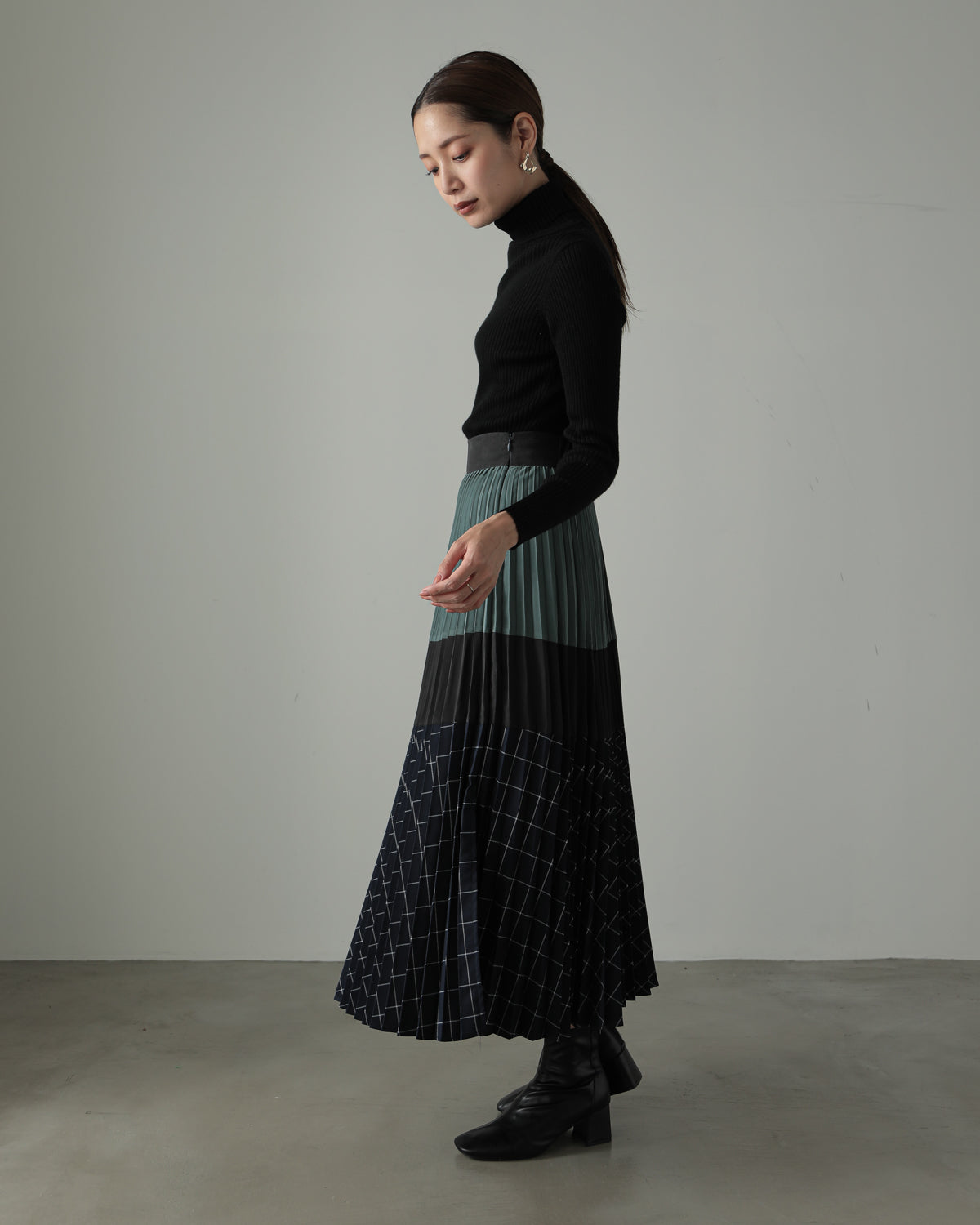 pleated color scheme skirt