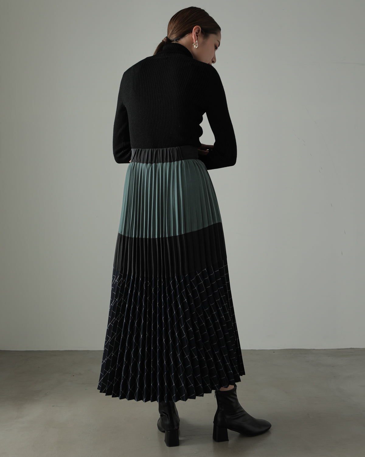 pleated color scheme skirt