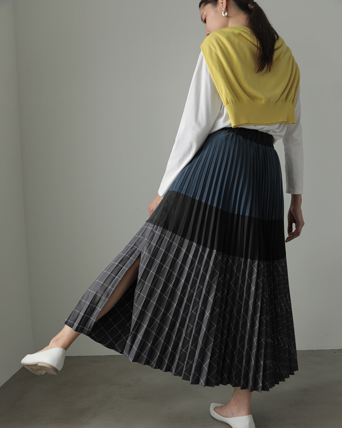 pleated color scheme skirt