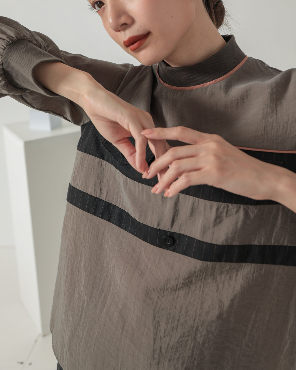 stripe switching high neck