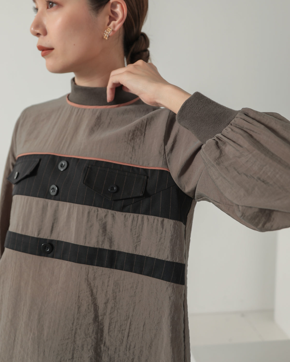 stripe switching high neck