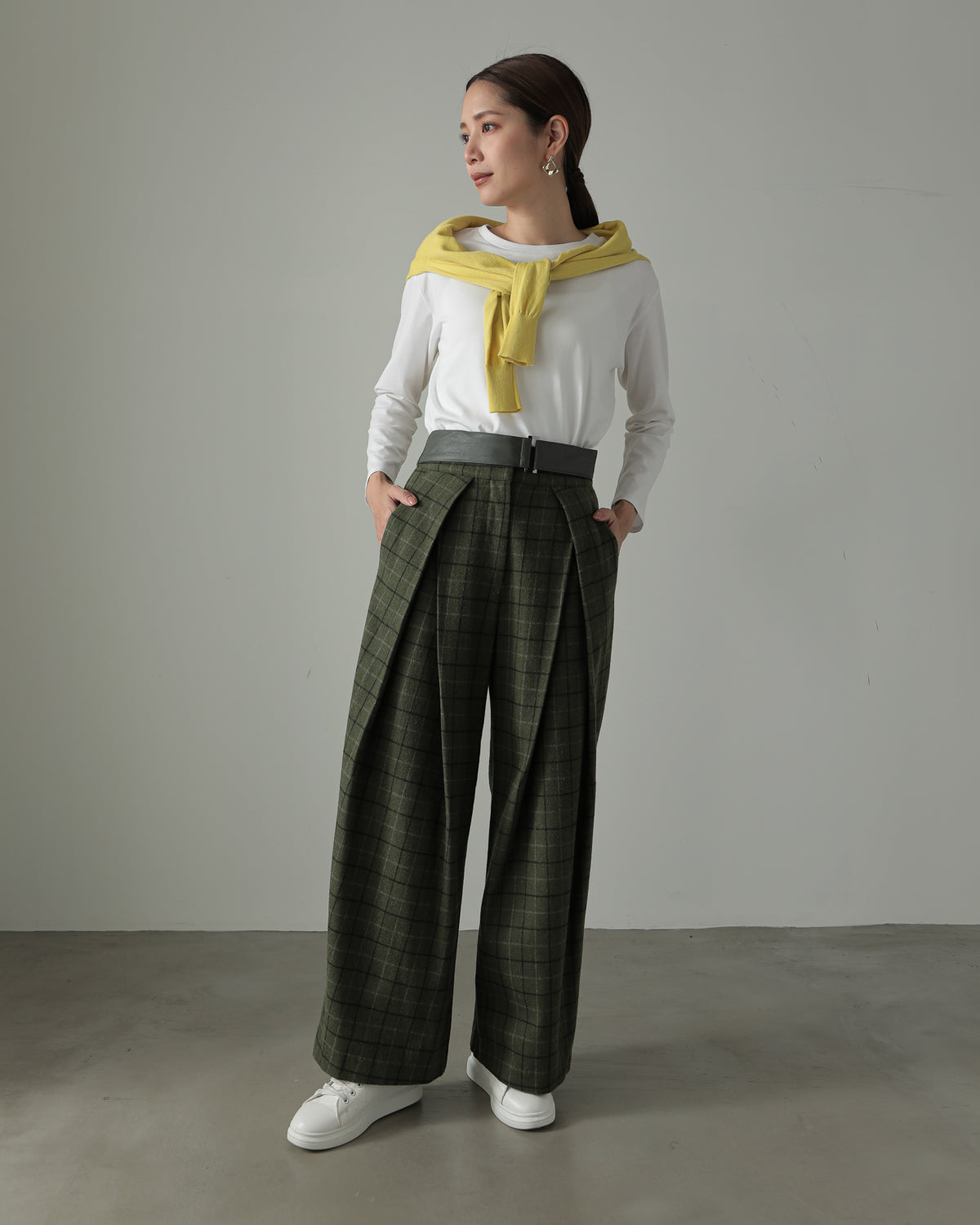 check pants with belt