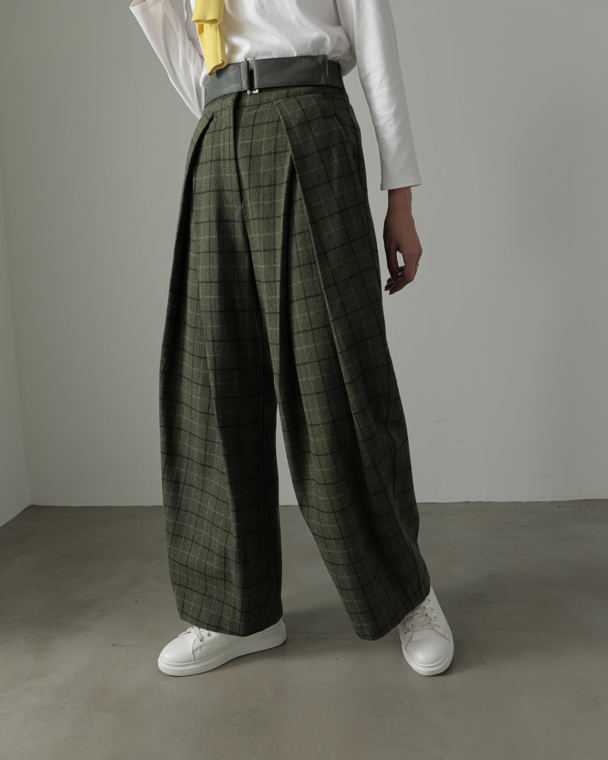 check pants with belt