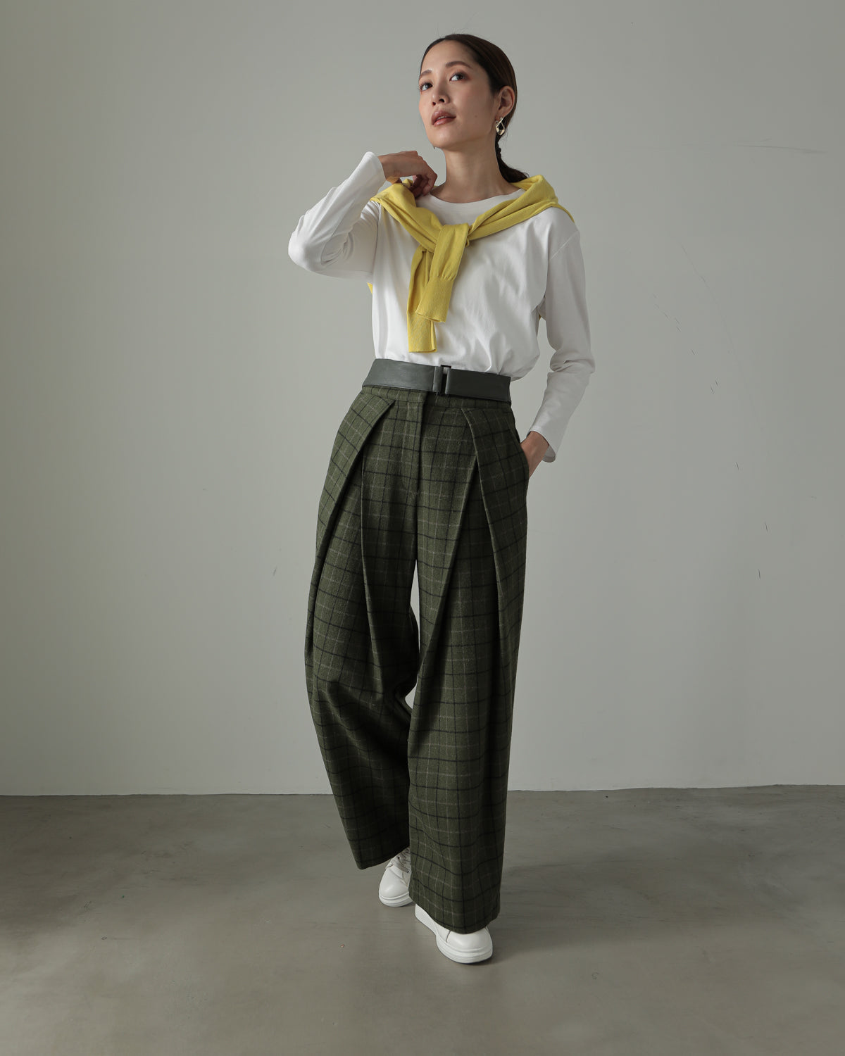 check pants with belt
