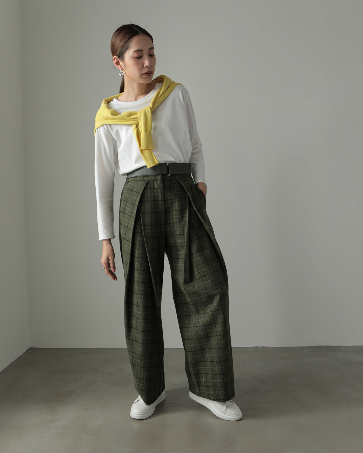 check pants with belt