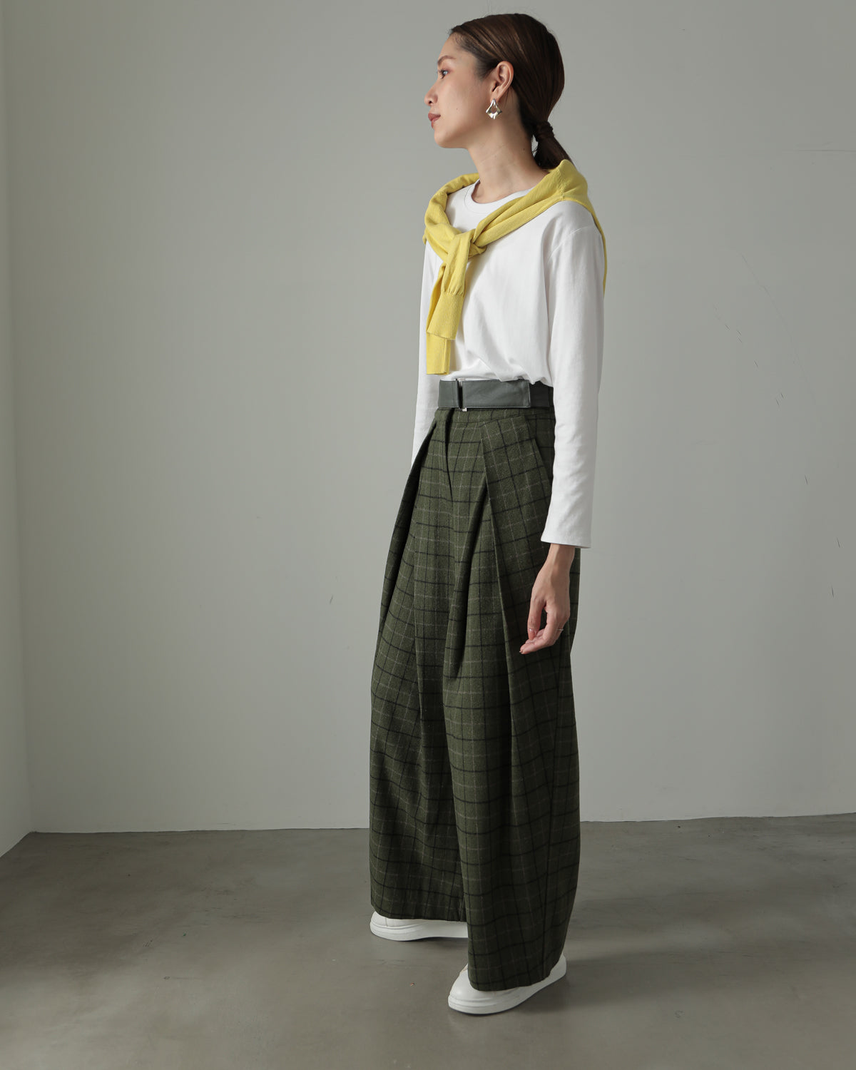 check pants with belt