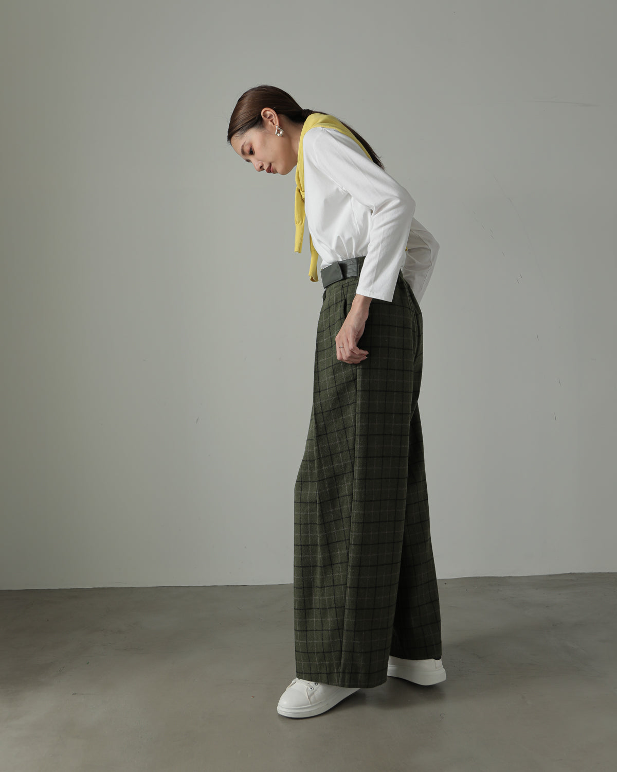 check pants with belt