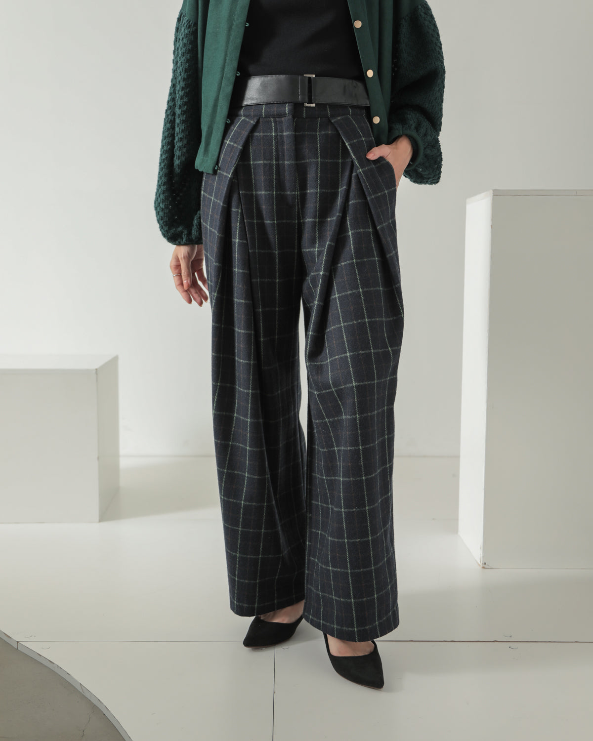 check pants with belt