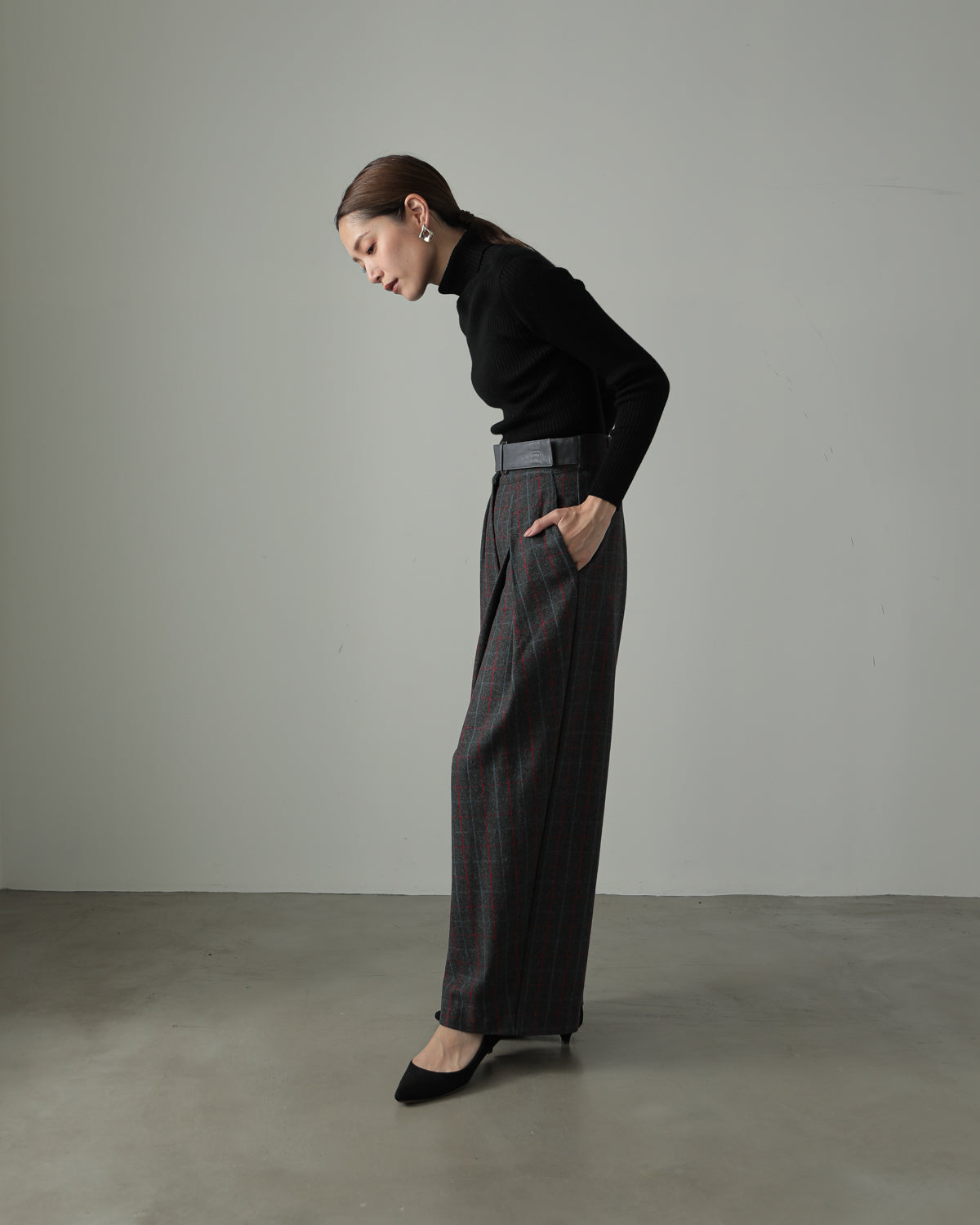 check pants with belt