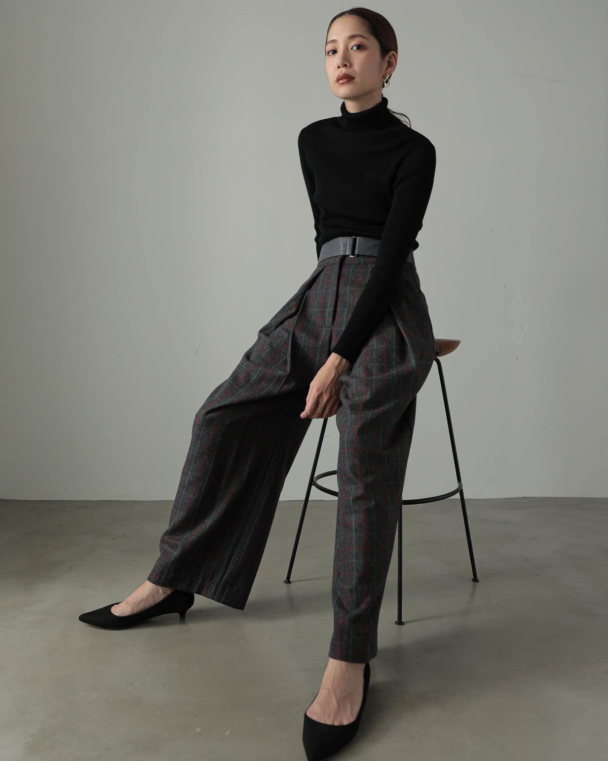 check pants with belt