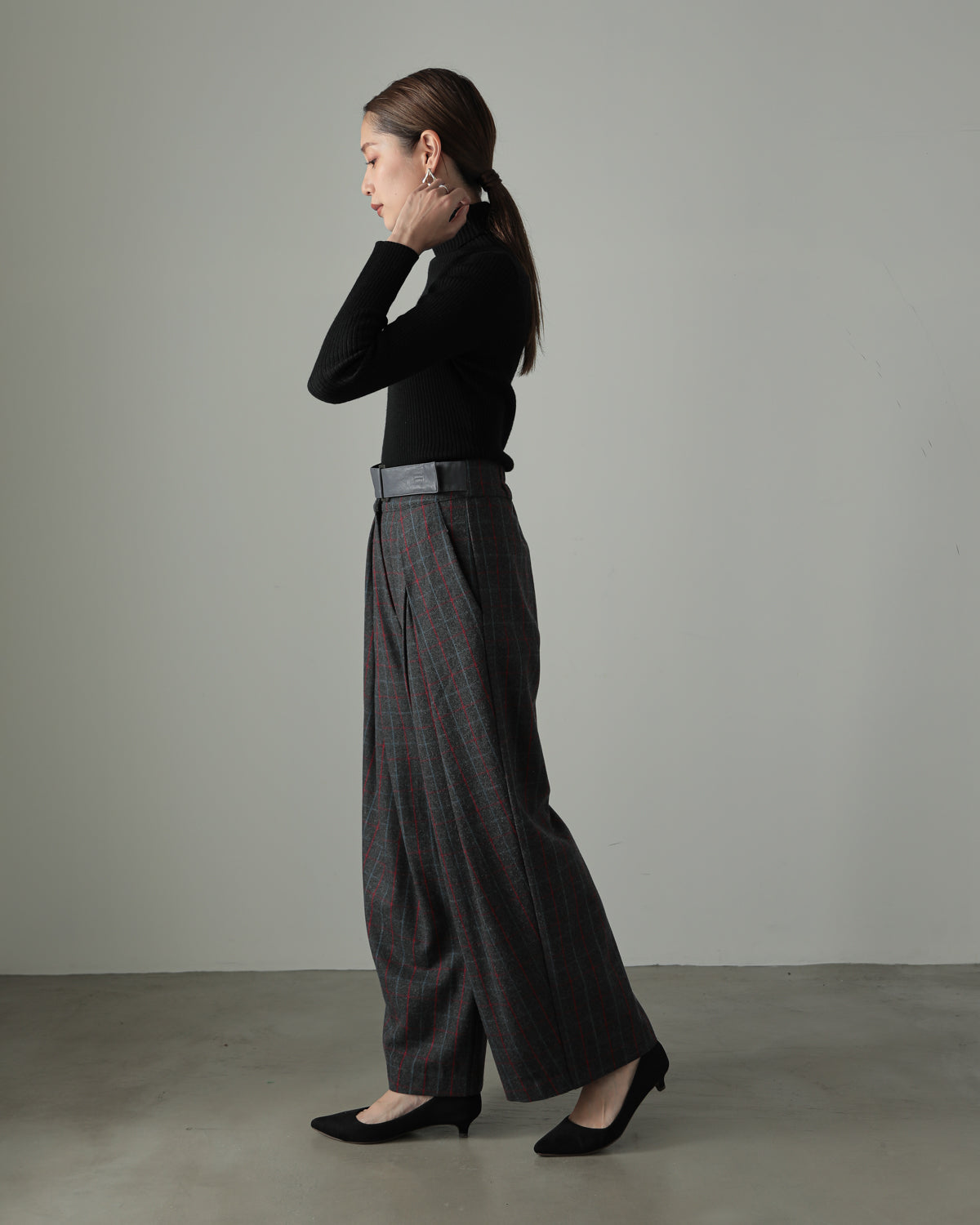 check pants with belt