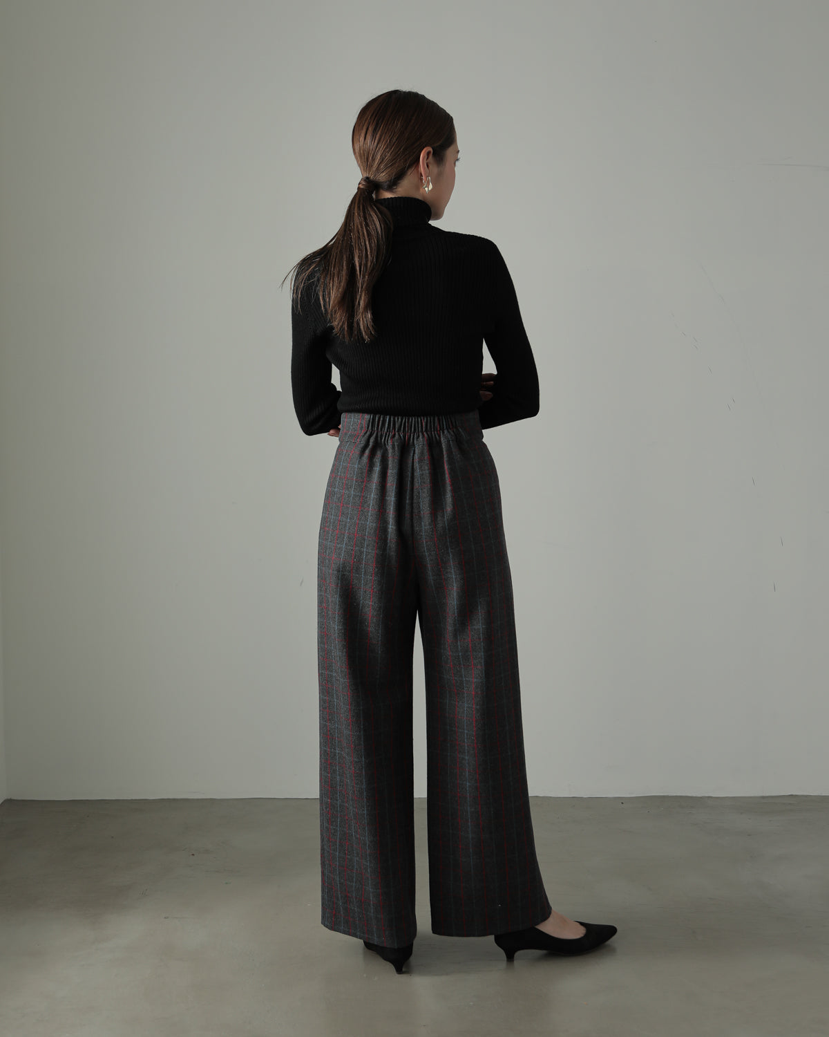 check pants with belt