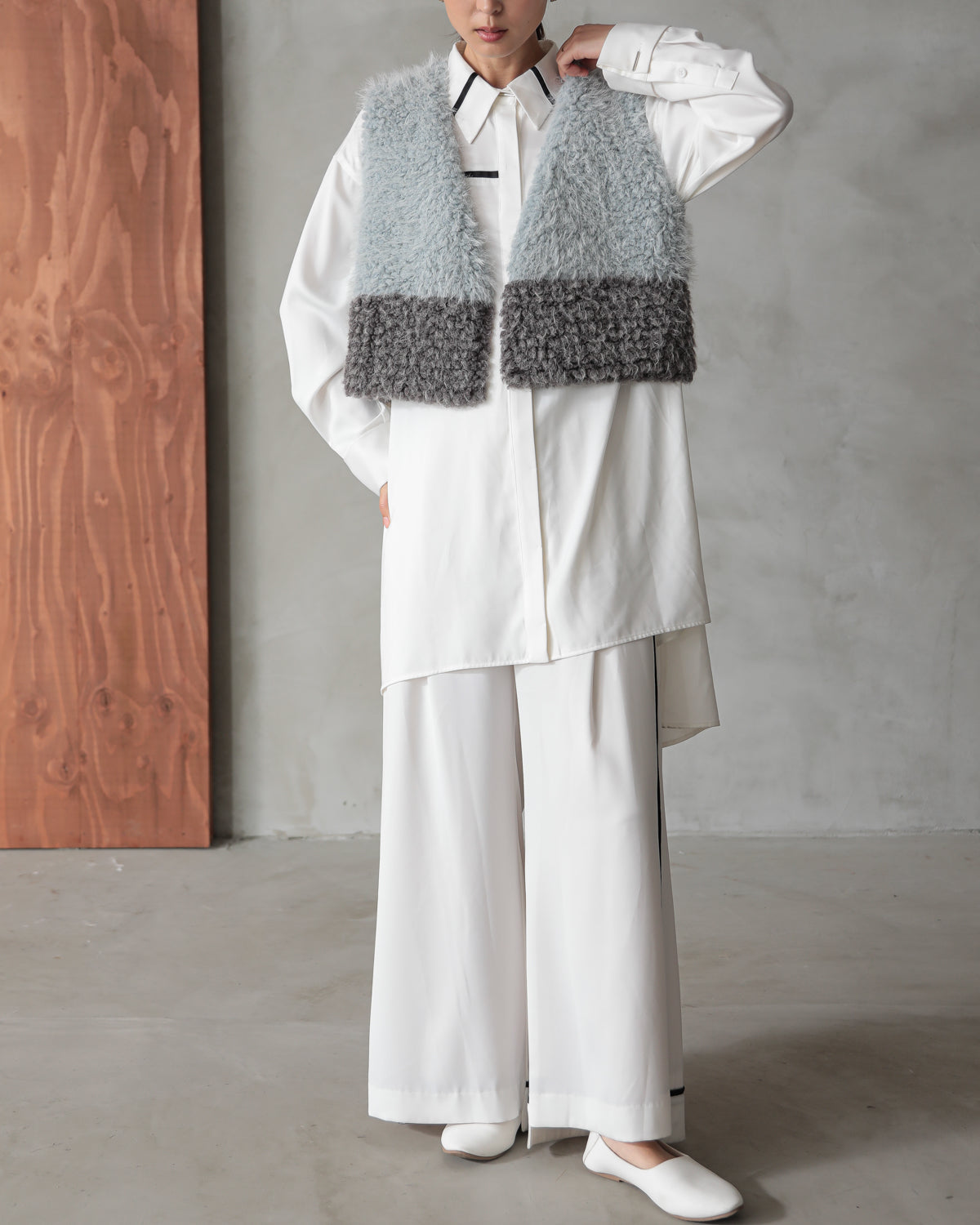 color scheme mokomoko vest