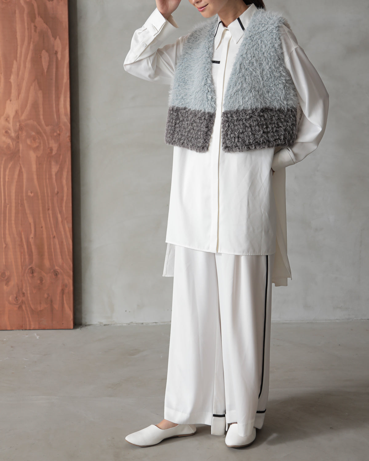 color scheme mokomoko vest