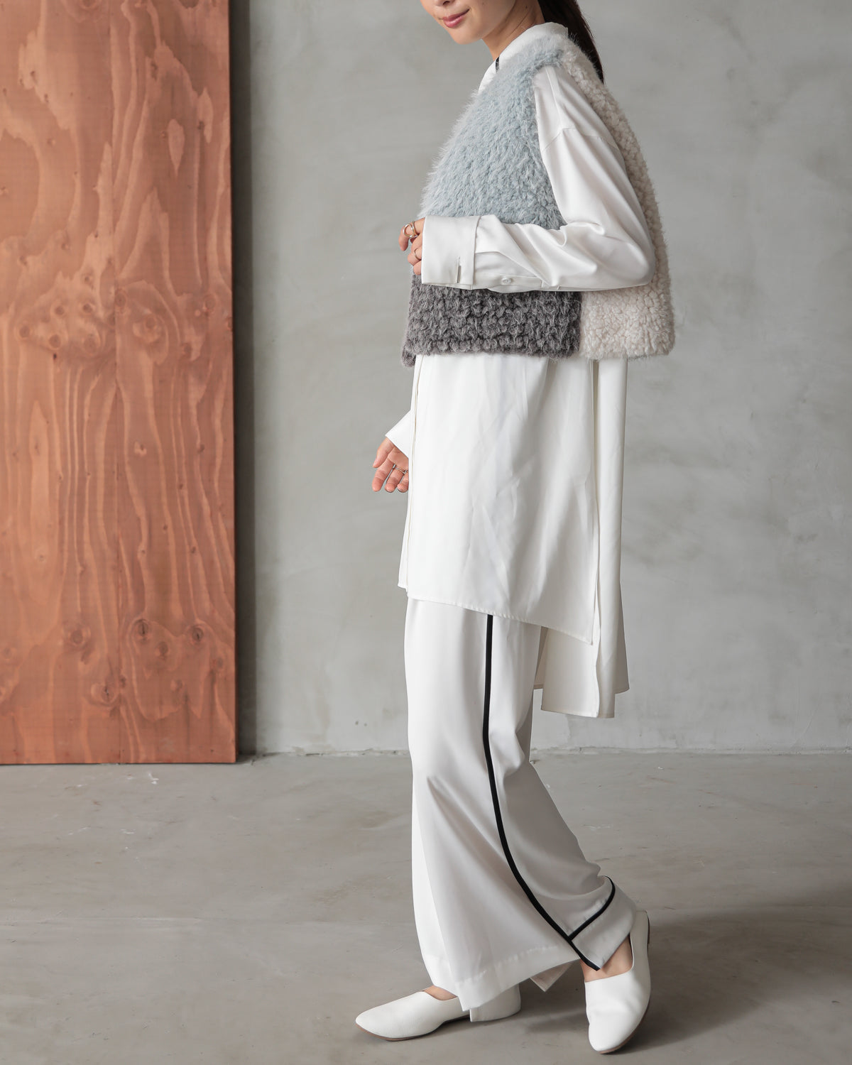 color scheme mokomoko vest