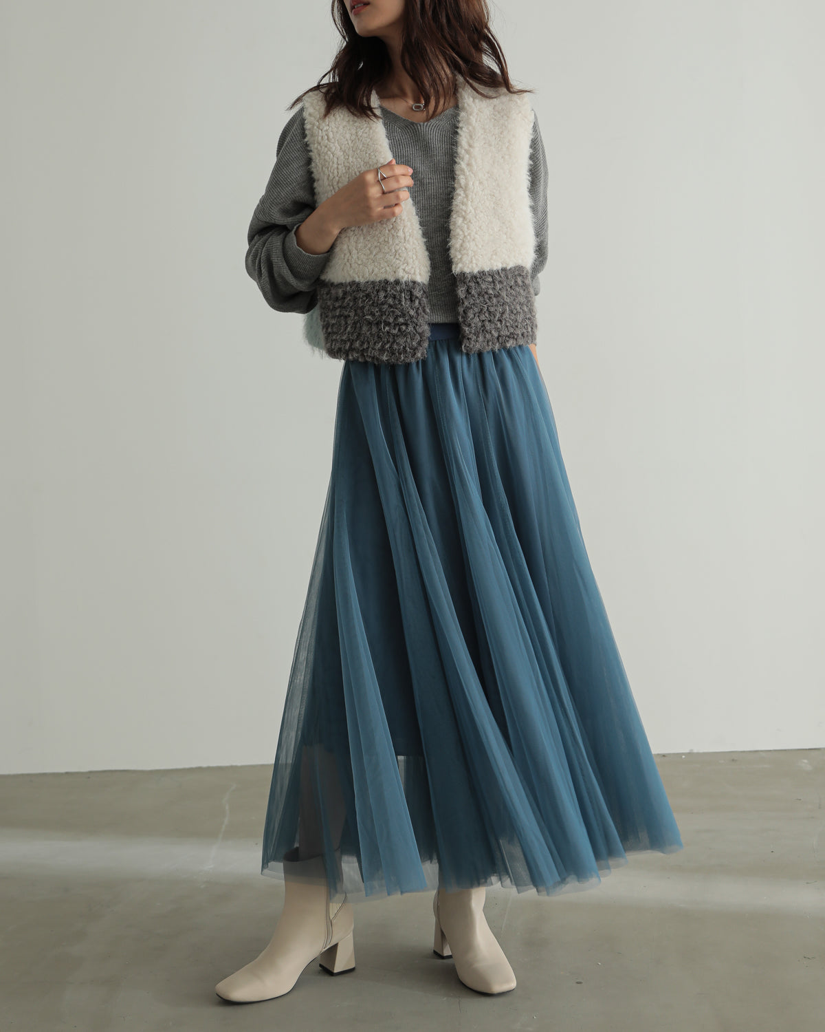 color scheme mokomoko vest