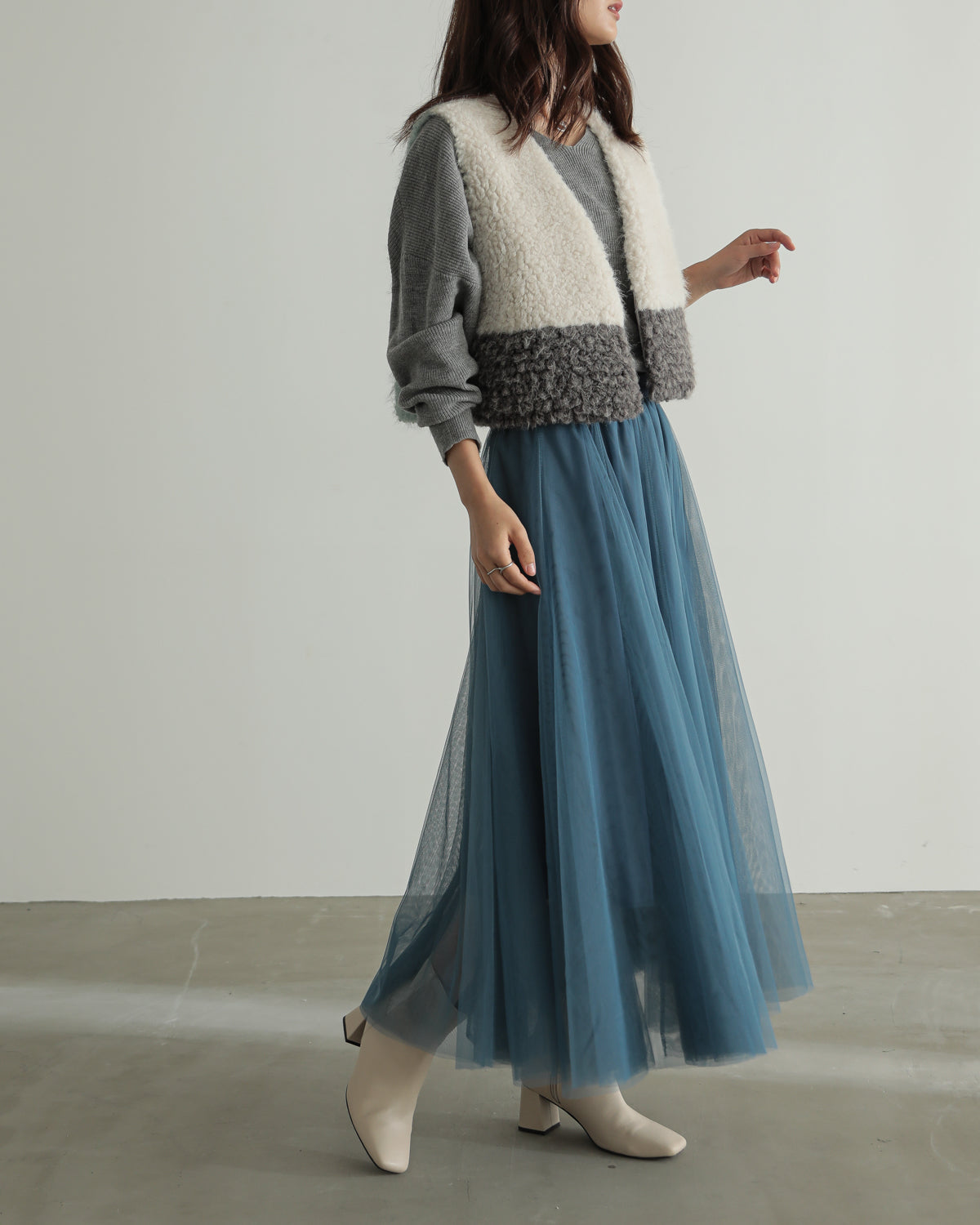 color scheme mokomoko vest