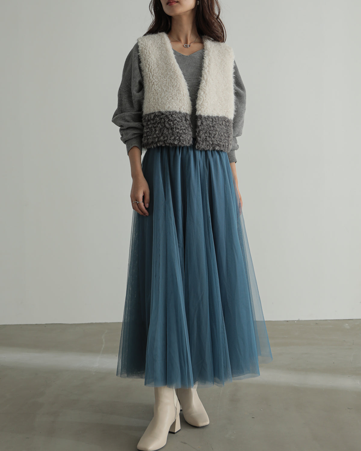 color scheme mokomoko vest