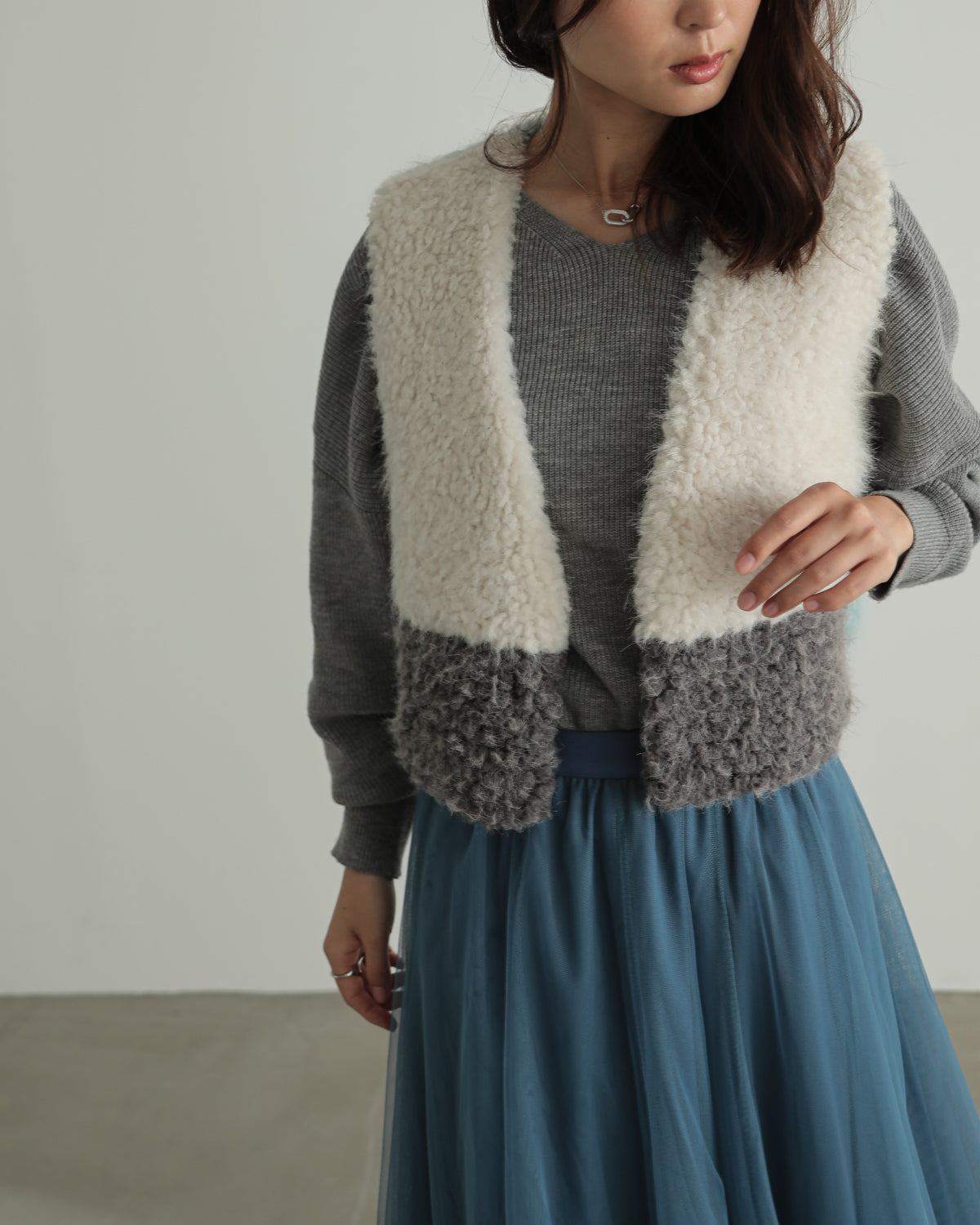color scheme mokomoko vest
