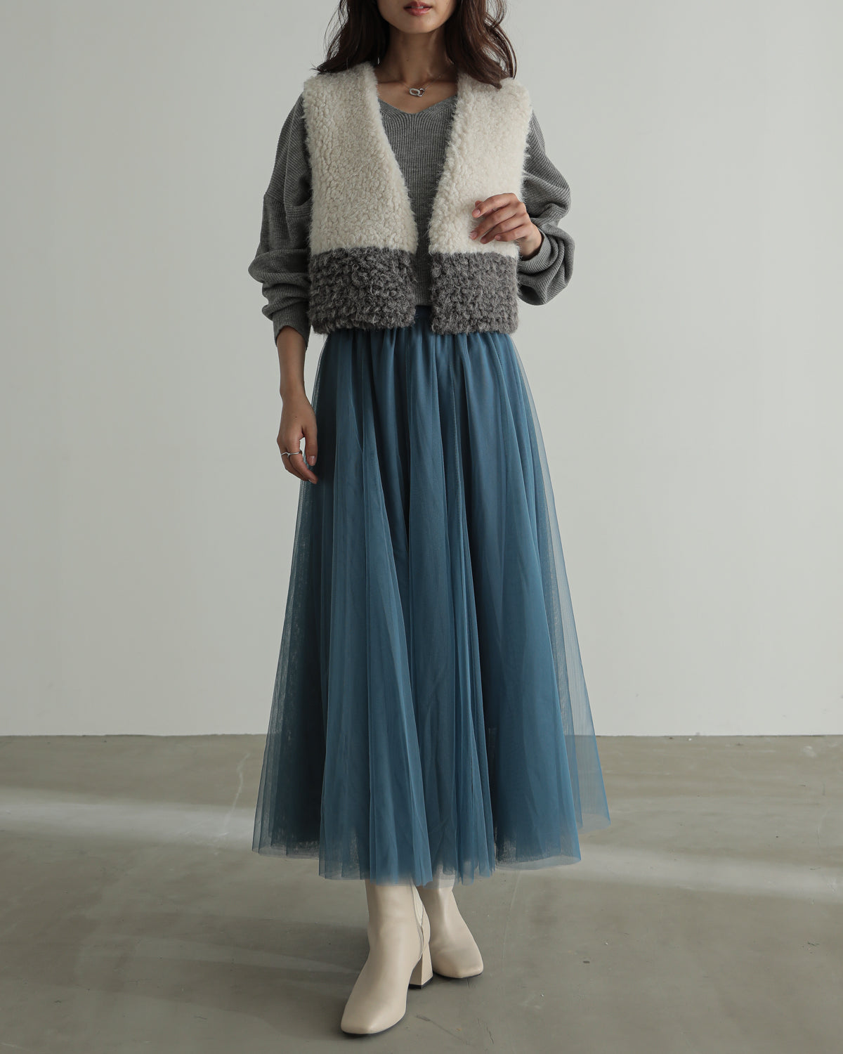 color scheme mokomoko vest