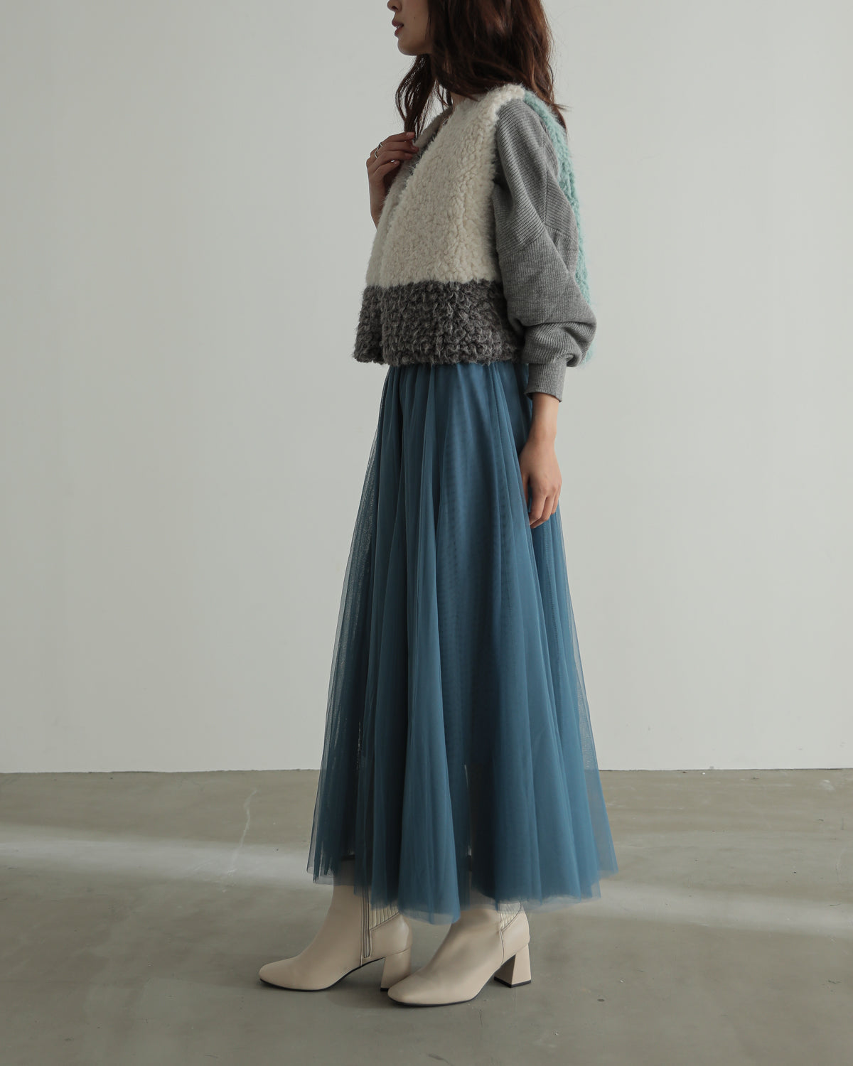 color scheme mokomoko vest