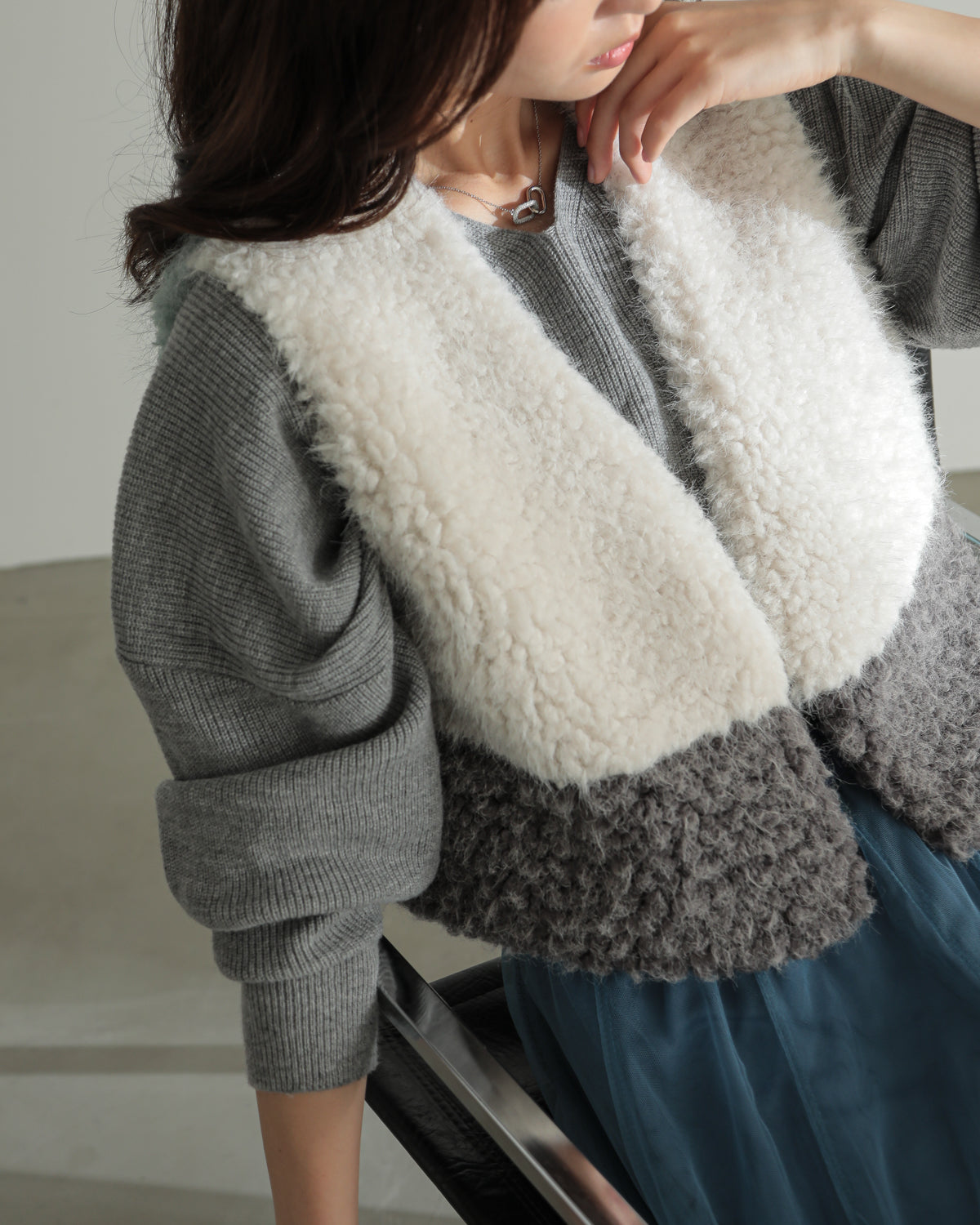 color scheme mokomoko vest
