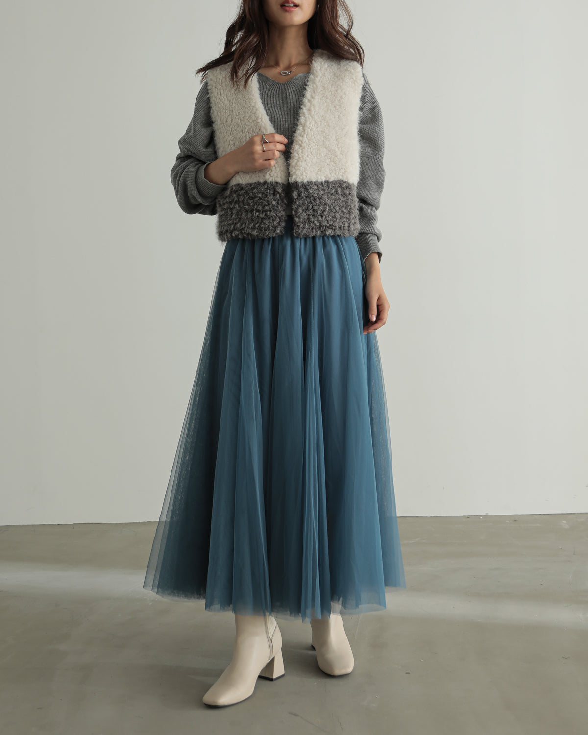 color scheme mokomoko vest