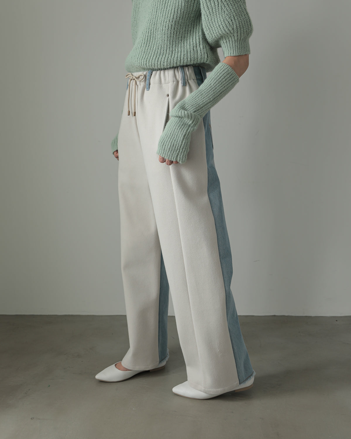 by color Different material denim pants