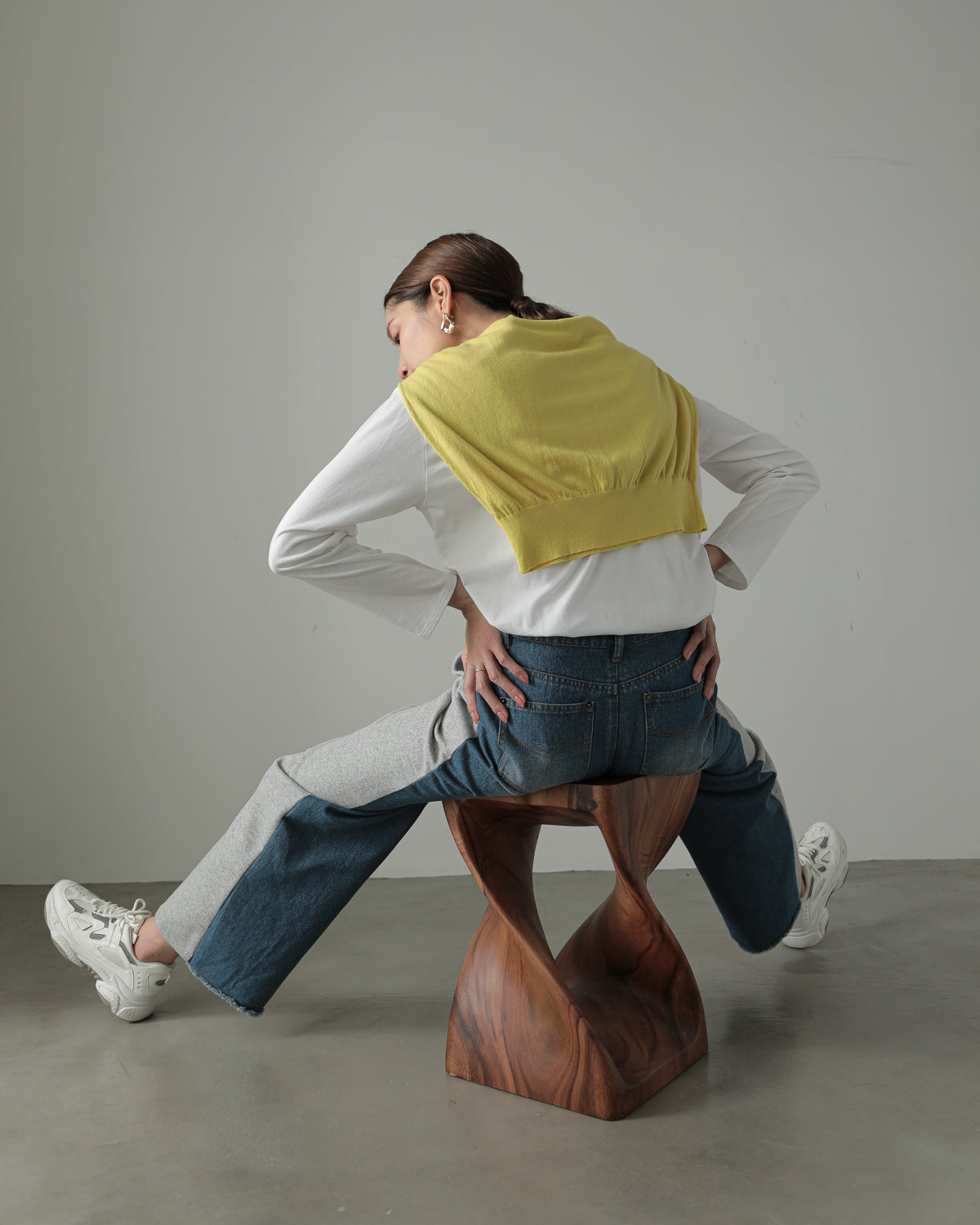 by color Different material denim pants