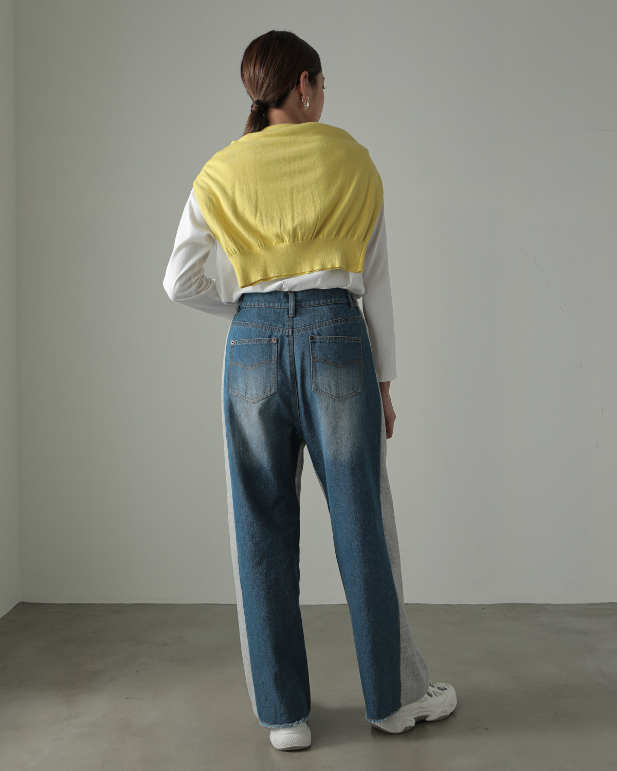 by color Different material denim pants