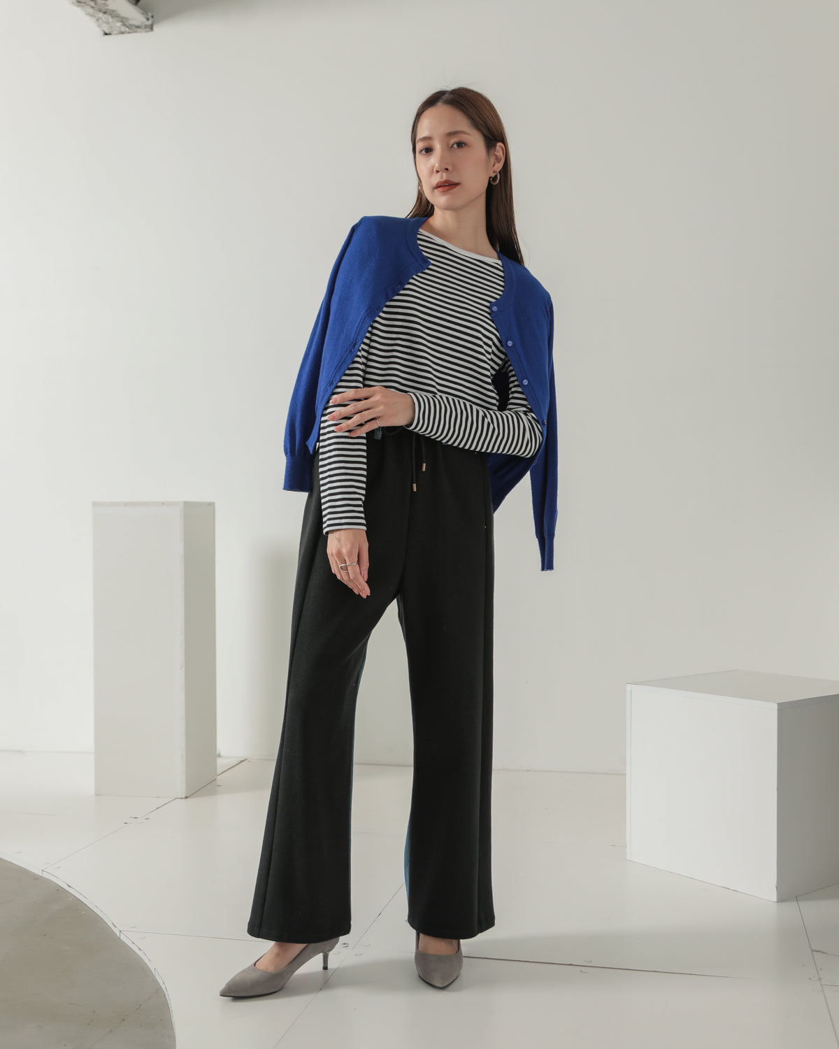 by color Different material denim pants