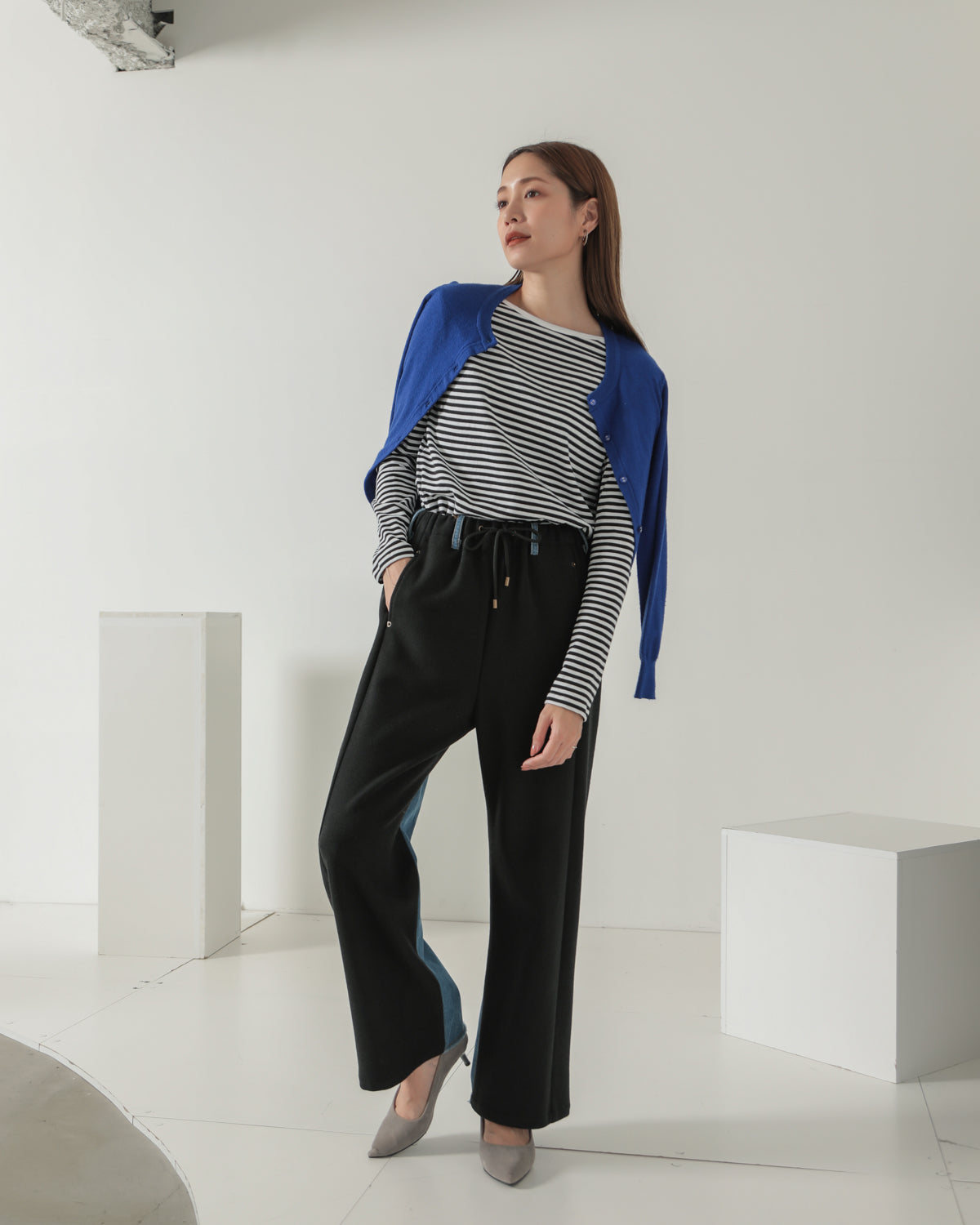 by color Different material denim pants