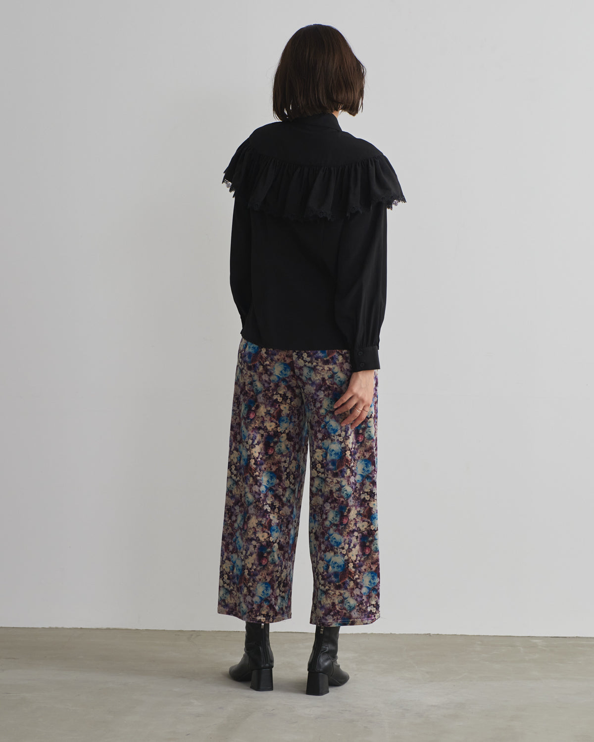 lace tape plain blouse