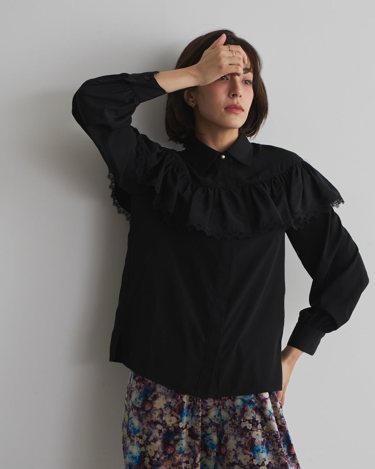 lace tape plain blouse
