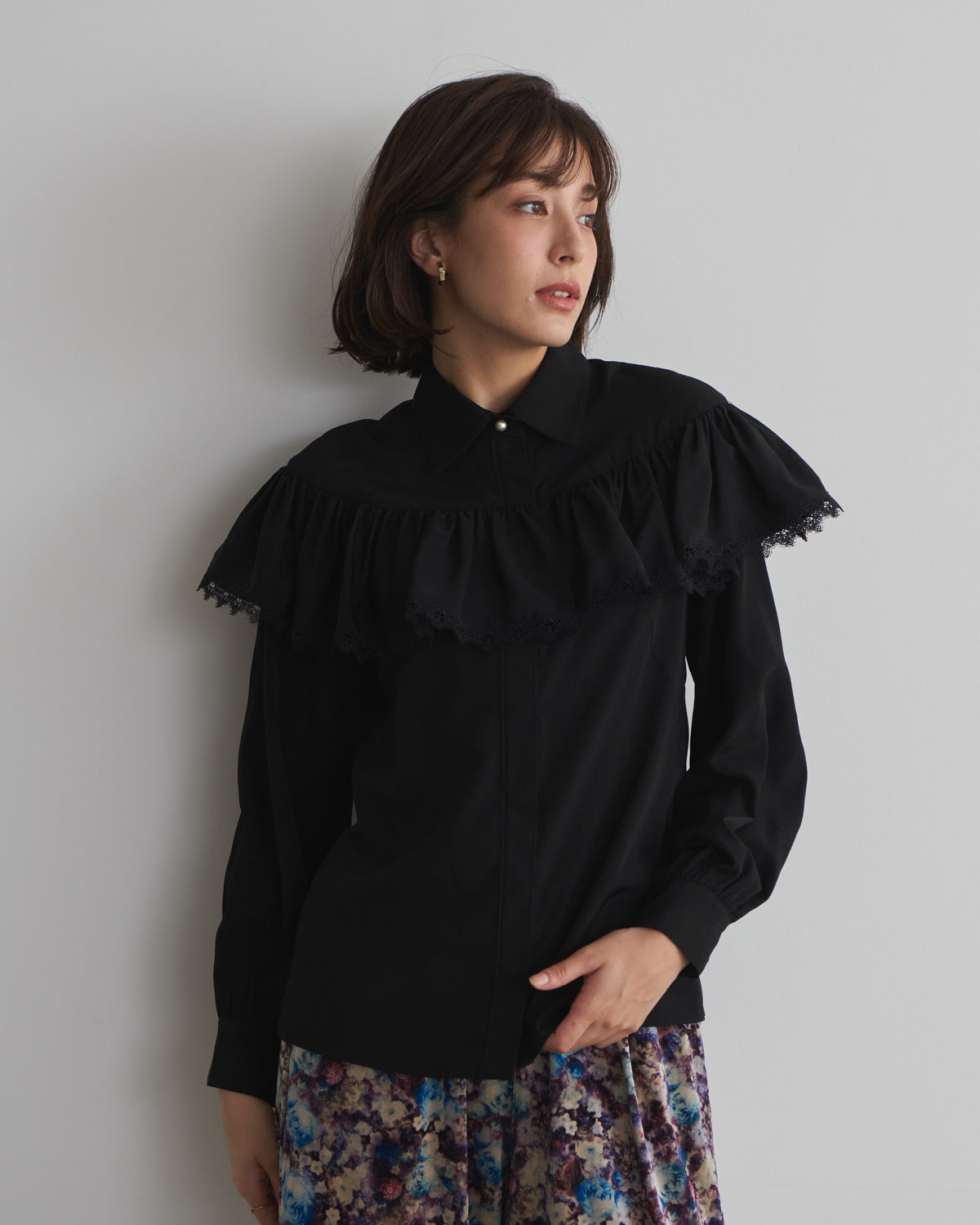lace tape plain blouse