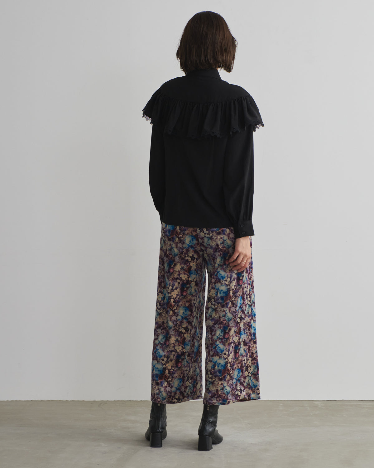 lace tape plain blouse