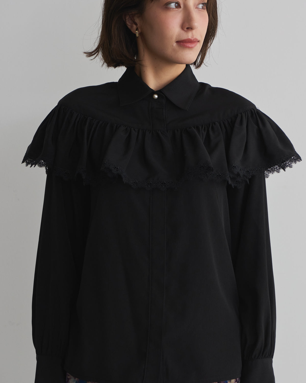 lace tape plain blouse